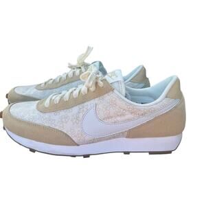 NIKE Women's Daybreak WAFFLE Shoes FLOWER EMBROIDERY Size 9